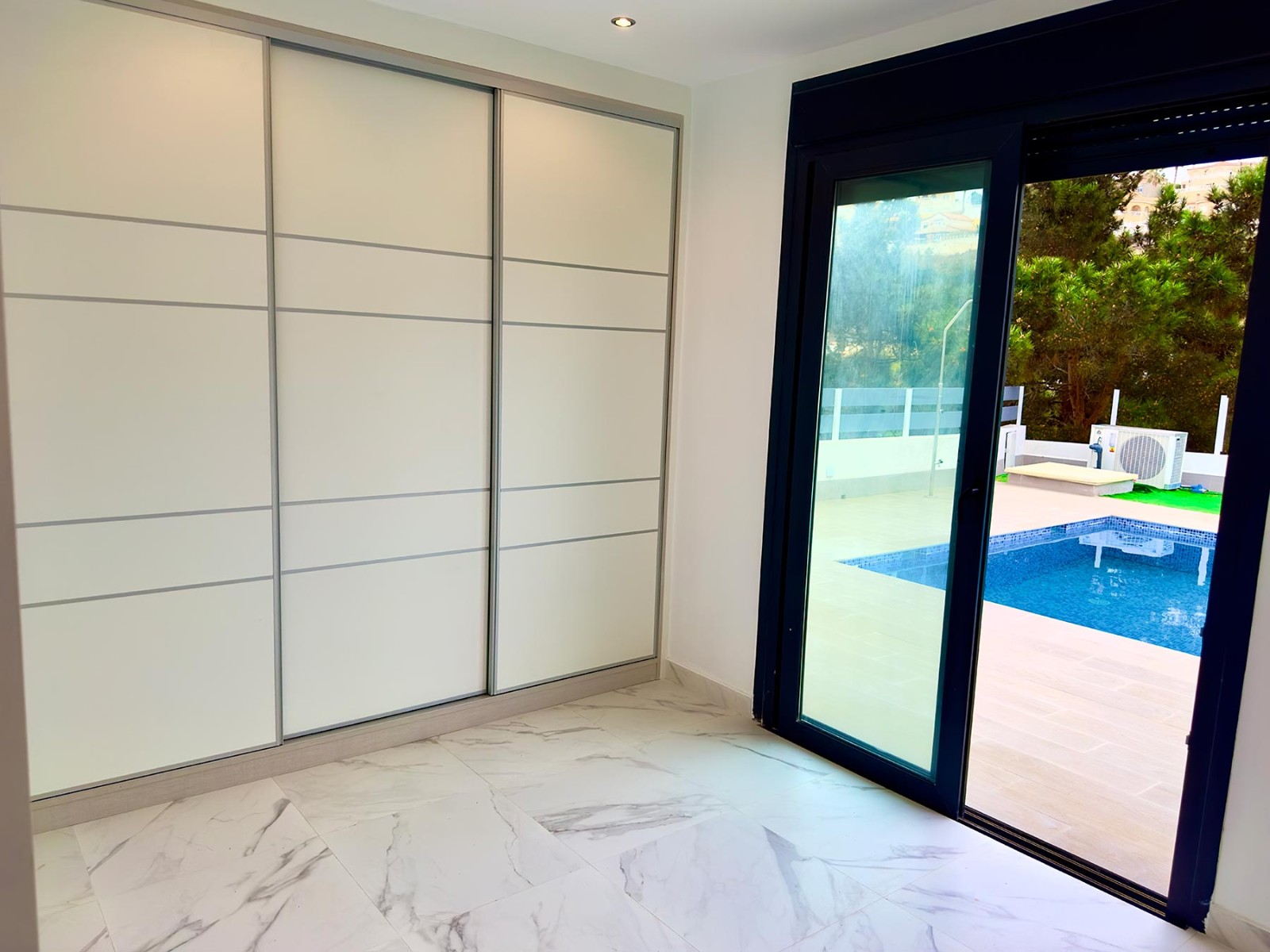 Villa in Alicante, Spain 4 bedrooms, 186 sq.m. No. 112196