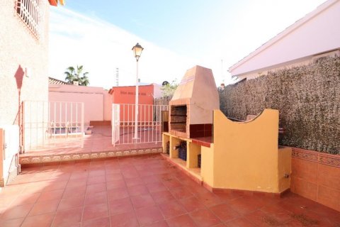 Villa for sale Cabo Roig, Alicante, Spain 5 bedrooms, 227 sq.m. No. 113921 - photo 6