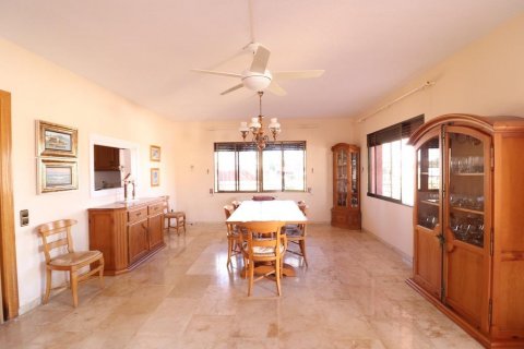 Villa for sale Cabo Roig, Alicante, Spain 5 bedrooms, 227 sq.m. No. 113921 - photo 12