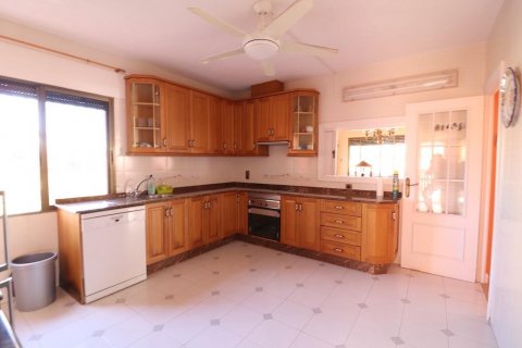 Villa for sale Cabo Roig, Alicante, Spain 5 bedrooms, 227 sq.m. No. 113921 - photo 8