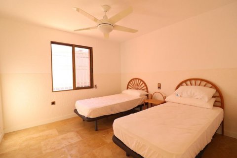 Villa for sale Cabo Roig, Alicante, Spain 5 bedrooms, 227 sq.m. No. 113921 - photo 22