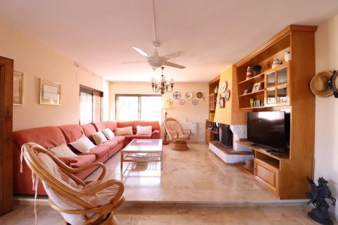 Villa for sale Cabo Roig, Alicante, Spain 5 bedrooms, 227 sq.m. No. 113921 - photo 17