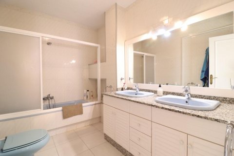 Villa for sale Cabo Roig, Alicante, Spain 5 bedrooms, 227 sq.m. No. 113921 - photo 25