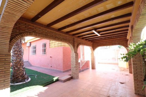 Villa for sale Cabo Roig, Alicante, Spain 5 bedrooms, 227 sq.m. No. 113921 - photo 5