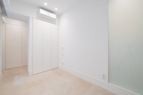 Appartamento in vendita Madrid, Spagna 5 camere da letto, 313 mq. N° 113450 - foto 17