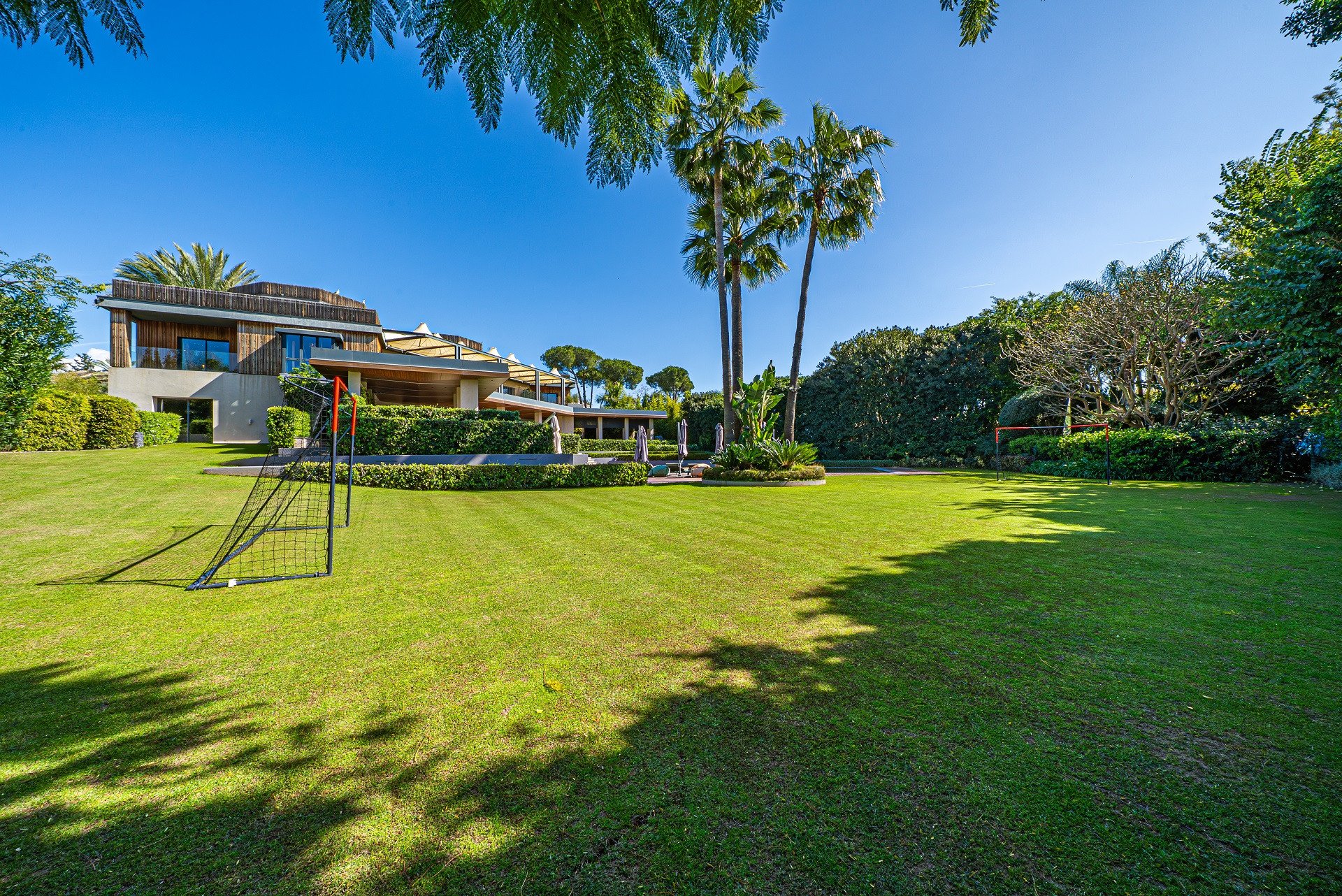 Huvila San Pedro de Alcantara, Malaga, Espanja 10 makuuhuonetta, 1303 m2 No. 113461