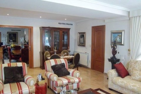 Продажа дома Салоу, Таррагона, Испания 6 спален, 660м2 №21572 - фото 8