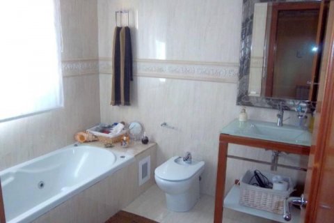 Продажа дома Салоу, Таррагона, Испания 6 спален, 660м2 №21572 - фото 24