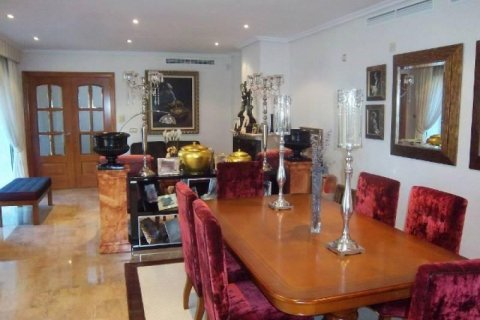 Продажа дома Салоу, Таррагона, Испания 6 спален, 660м2 №21572 - фото 9