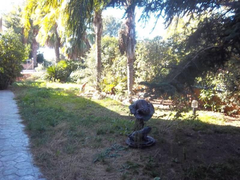 Hus i Salou, Tarragona, Spanien 6 sovrum, 660 kvm. Nr. 21572