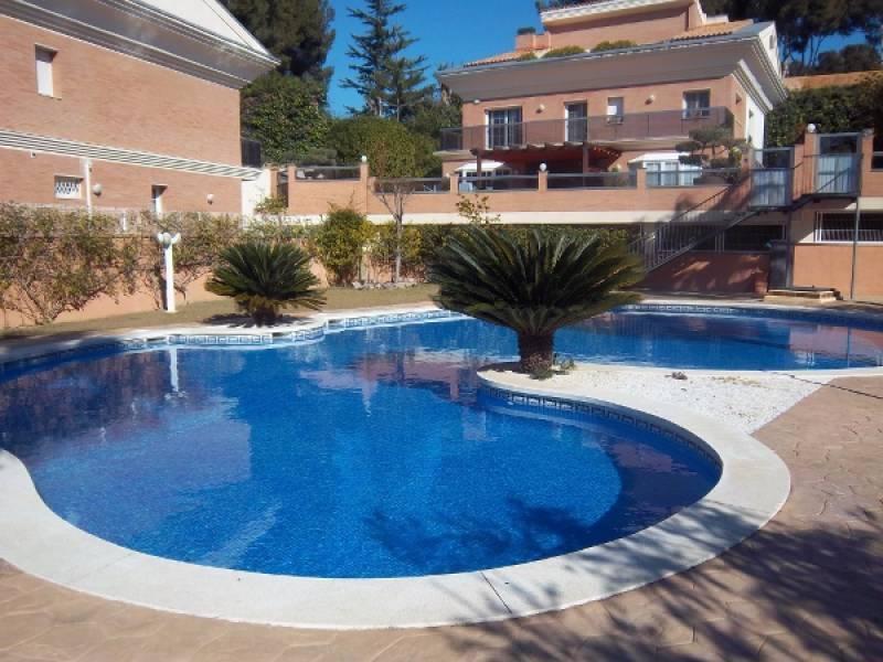 Hus i Salou, Tarragona, Spanien 6 sovrum, 660 kvm. Nr. 21572