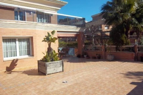 Продажа дома Салоу, Таррагона, Испания 6 спален, 660м2 №21572 - фото 3