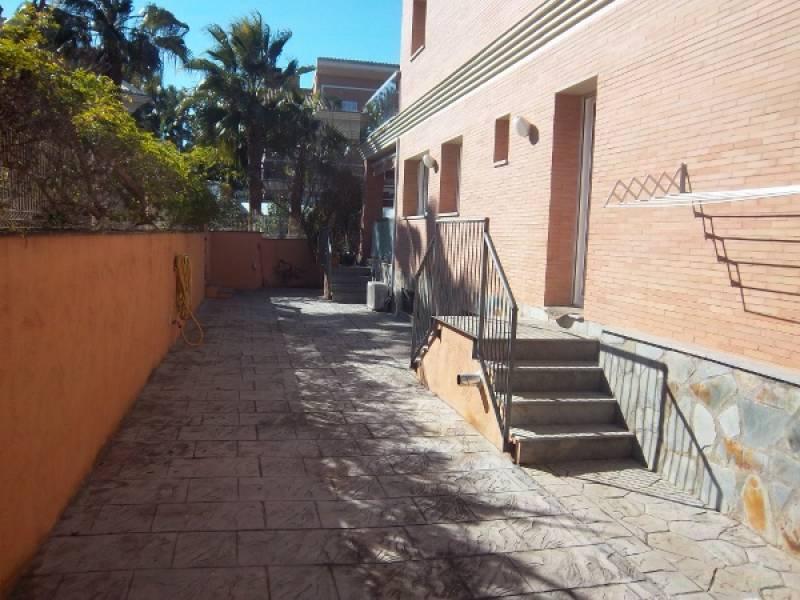 Hus i Salou, Tarragona, Spanien 6 sovrum, 660 kvm. Nr. 21572