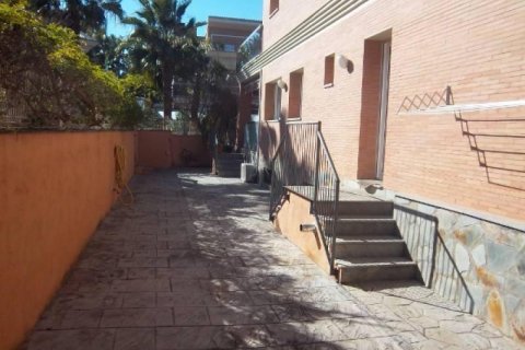Продажа дома Салоу, Таррагона, Испания 6 спален, 660м2 №21572 - фото 4