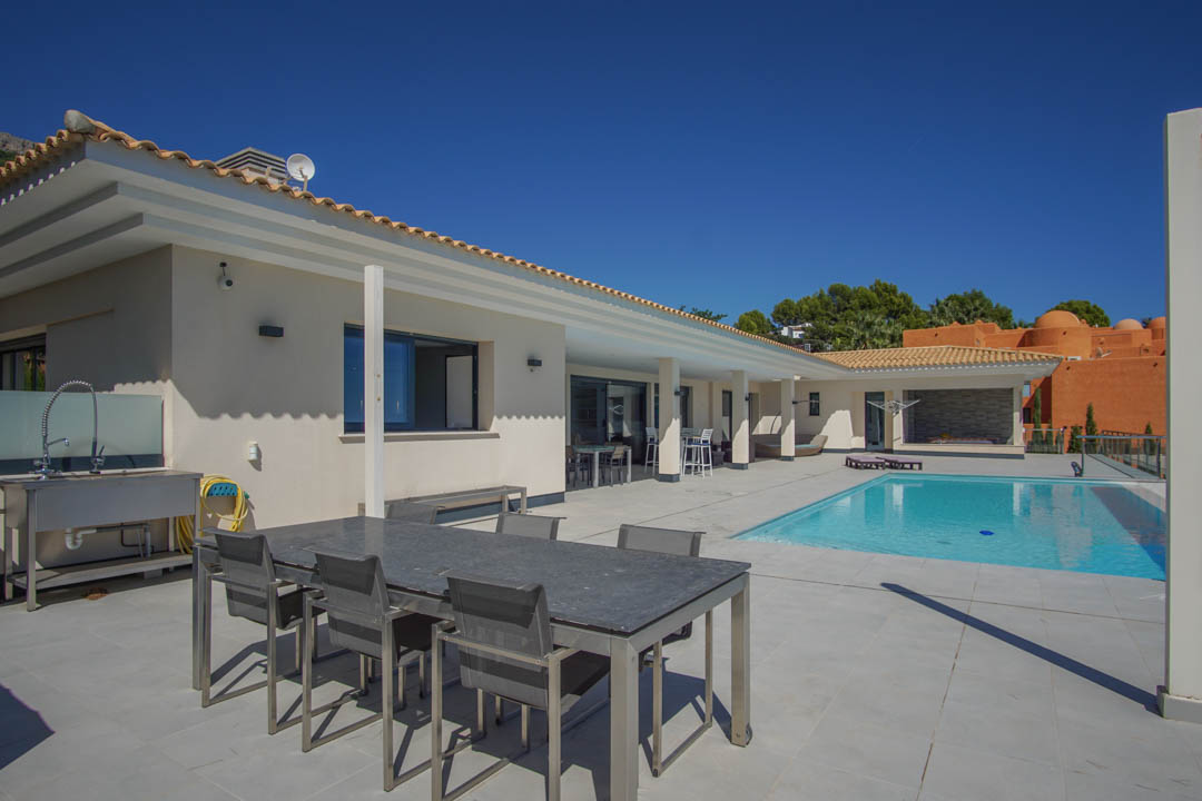Villa in Altea, Alicante, Spain 5 bedrooms, 680 sq.m. No. 81435