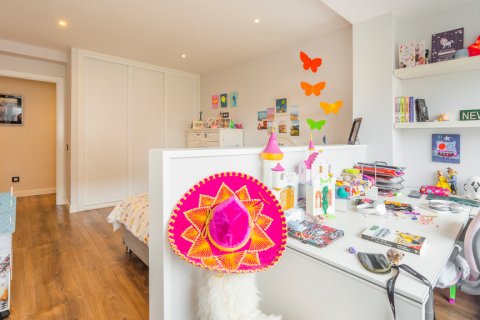 Dzīvoklis īrēšanai Madrid, Spānijā 3 istabas, 220 m2 Nr. 117830 - attēls 23