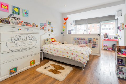 Dzīvoklis īrēšanai Madrid, Spānijā 3 istabas, 220 m2 Nr. 117830 - attēls 21