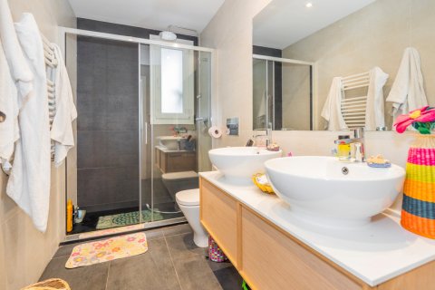 Dzīvoklis īrēšanai Madrid, Spānijā 3 istabas, 220 m2 Nr. 117830 - attēls 25