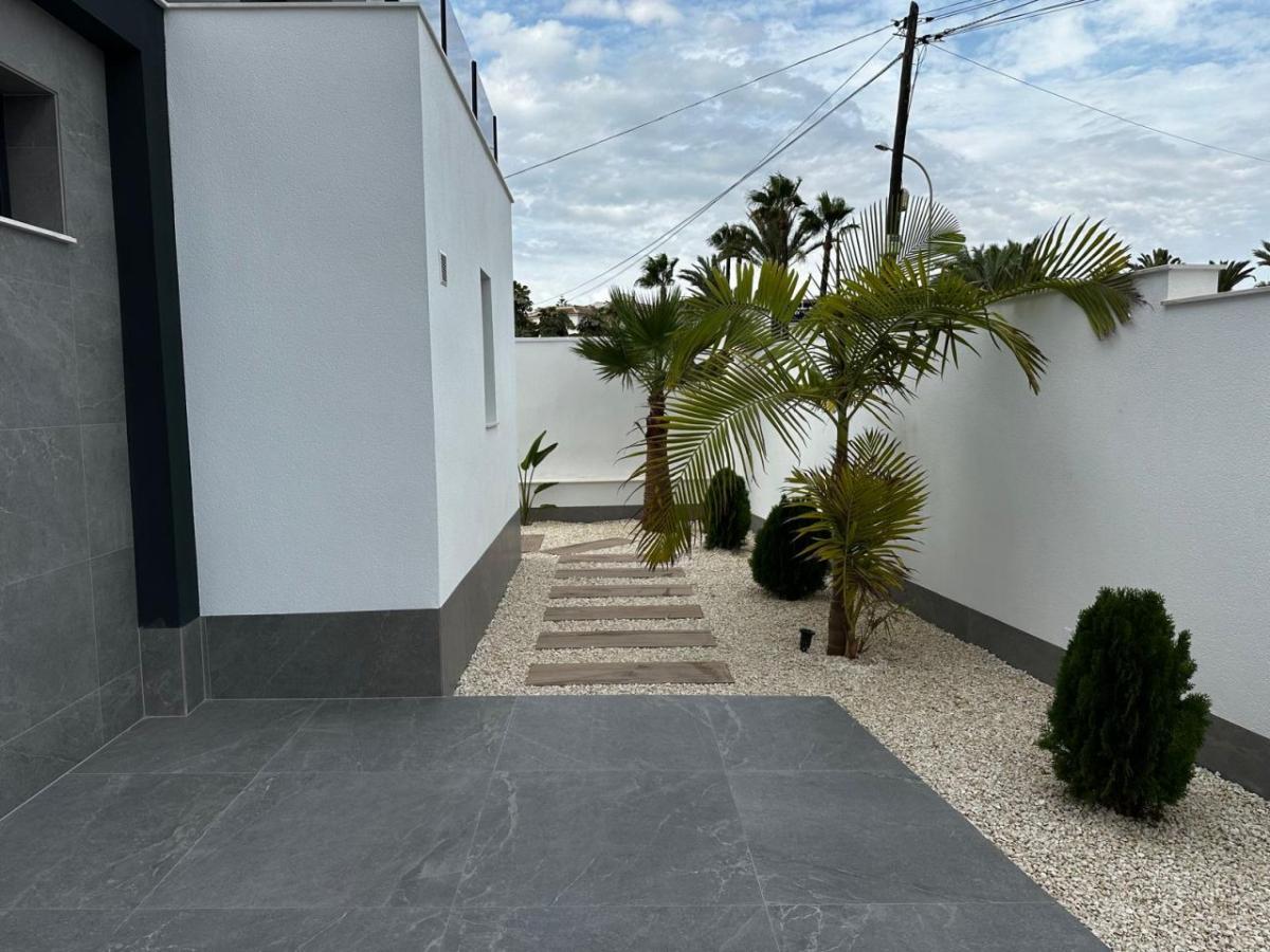 Villa in Rojales, Alicante, Spain 4 bedrooms, 168 sq.m. No. 112914