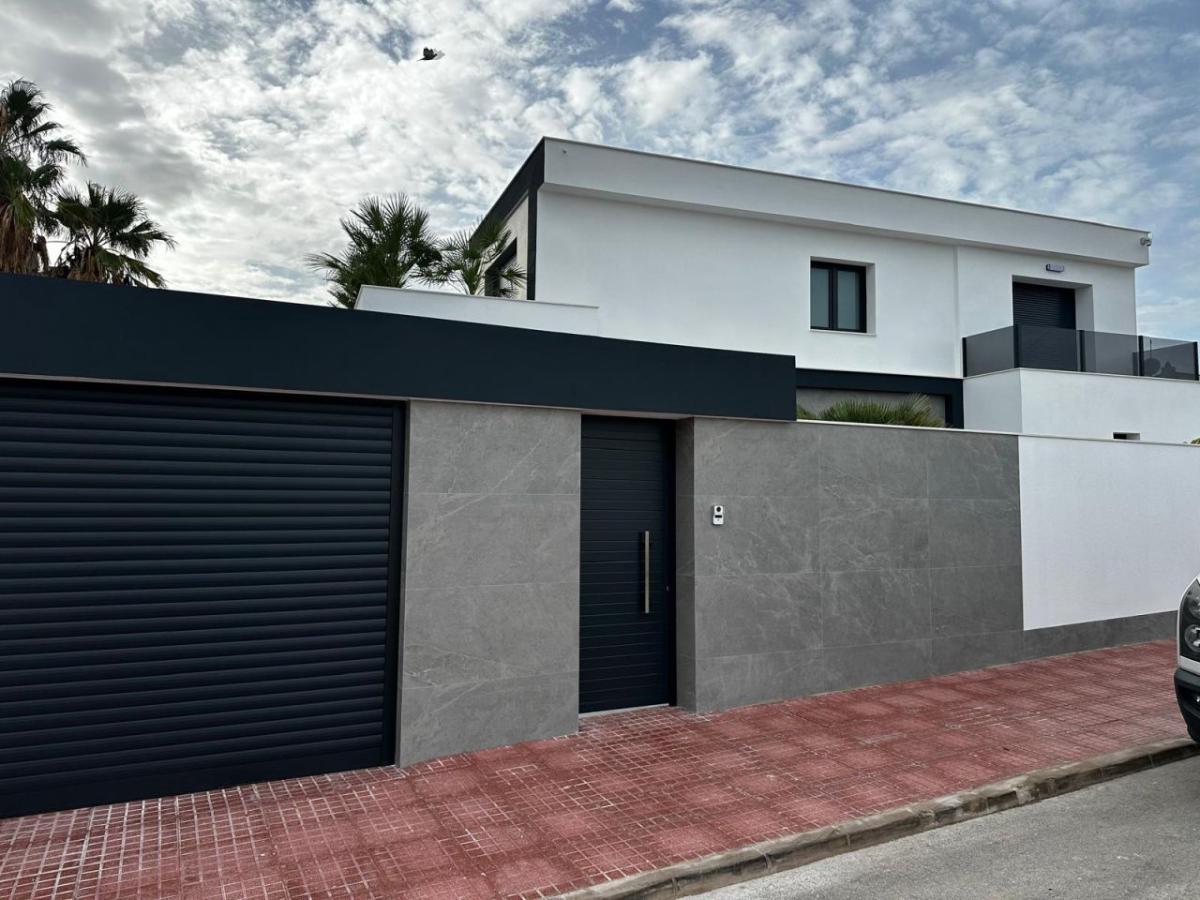 Villa in Rojales, Alicante, Spain 4 bedrooms, 168 sq.m. No. 112914