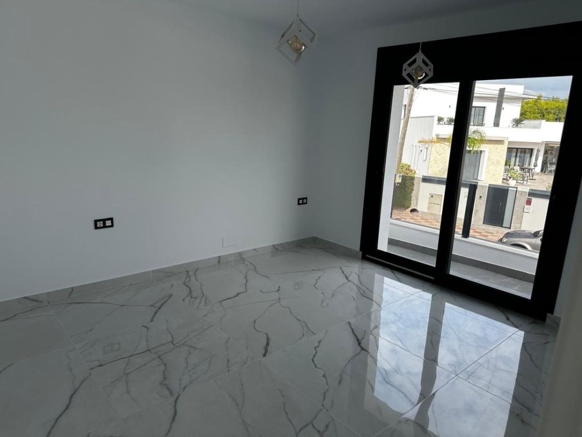 Villa in Rojales, Alicante, Spain 4 bedrooms, 168 sq.m. No. 112914