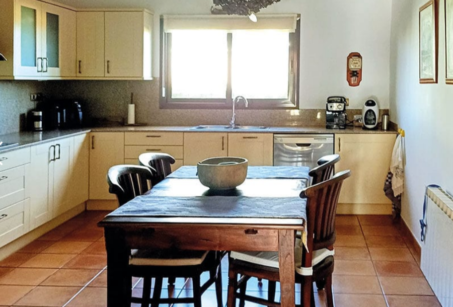 Casa a Girona, Spagna 8 camere da letto, 430 mq. N° 35351