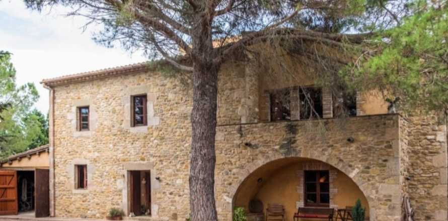 Casa Girona, Spagna 8 camere da letto, 600 mq. N° 35346