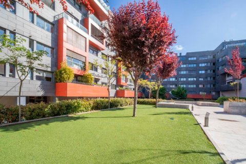 Apartment for sale Madrid, Spain 2 bedrooms, 115 sq.m. No. 58875 - photo 1