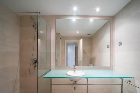 Apartment for sale Madrid, Spain 2 bedrooms, 115 sq.m. No. 58875 - photo 10
