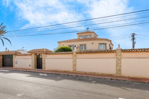 Продажа виллы в Торревьеха, Аликанте, Испания 4 спальни, 360м2 №119078 - фото 2