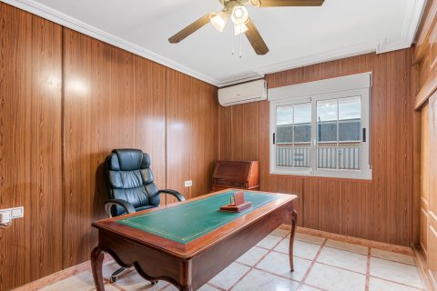 Продажа виллы в Торревьеха, Аликанте, Испания 4 спальни, 360м2 №119078 - фото 24
