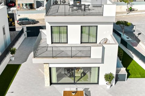 Villa till salu San Miguel de Salinas, Alicante, Spanien 3 sovrum, 197 kvm. Nr. 112995 - foto 7