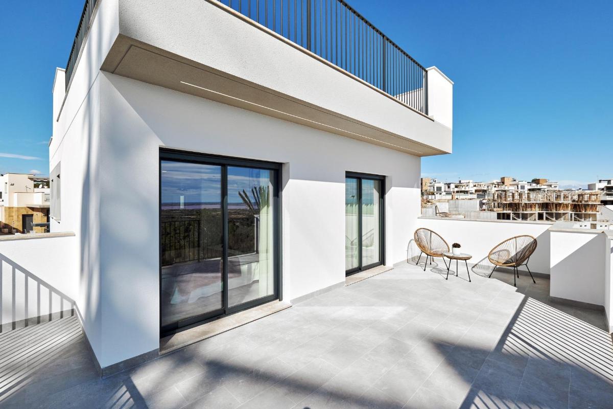 Villa à San Miguel de Salinas, Alicante, Espagne 3 chambres, 197 m2 No. 112995