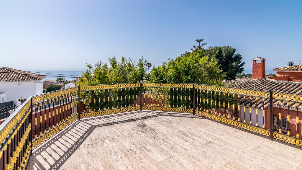 Villa in Estepona, Malaga, Spain 6 bedrooms, 594.55 sq.m. No. 106299