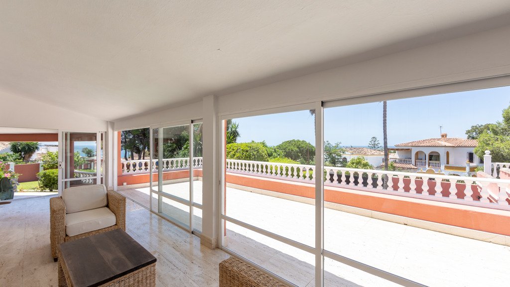Villa in Estepona, Malaga, Spain 6 bedrooms, 594.55 sq.m. No. 106299