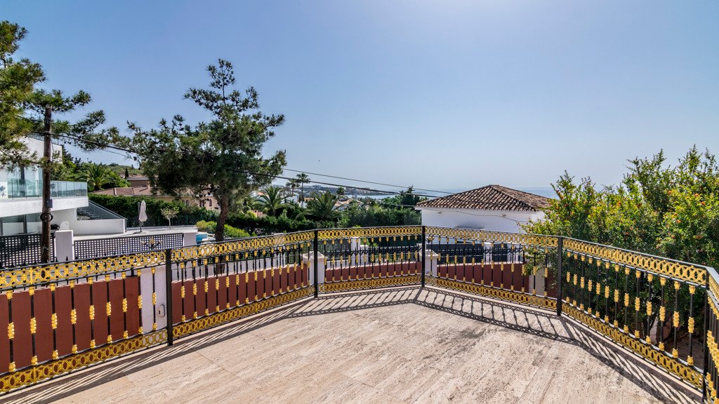 Villa in Estepona, Malaga, Spain 6 bedrooms, 594.55 sq.m. No. 106299