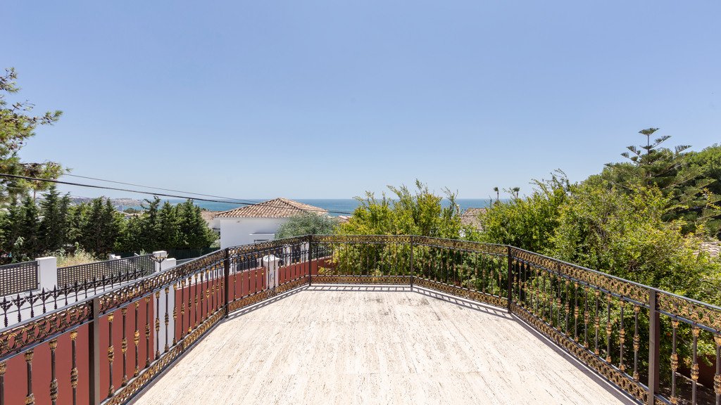 Villa in Estepona, Malaga, Spain 6 bedrooms, 594.55 sq.m. No. 106299