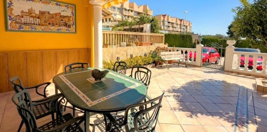 Rindu māja Calpe, Alicante, Spānijā 4 istabas, 94 m2 Nr. 116188