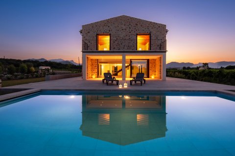 Finca for sale Alcudia, Mallorca, Spain 4 bedrooms, 565 sq.m. No. 32703 - photo 1