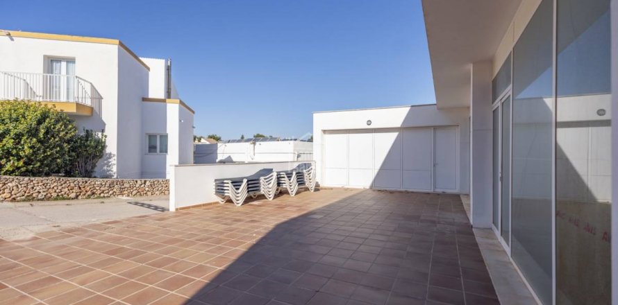 Commercial property Sant Lluis, Menorca, Spain 78 sq.m. No. 110929