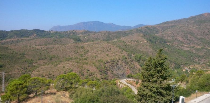 Land plot Benahavis, Malaga, Spain No. 93234