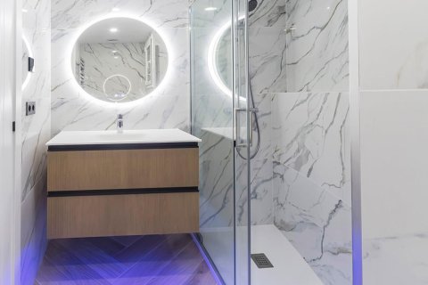 Apartment for sale Barcelona, Spain 3 bedrooms, 118 sq.m. No. 93257 - photo 9