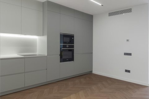 Apartment for sale Barcelona, Spain 3 bedrooms, 118 sq.m. No. 93257 - photo 13