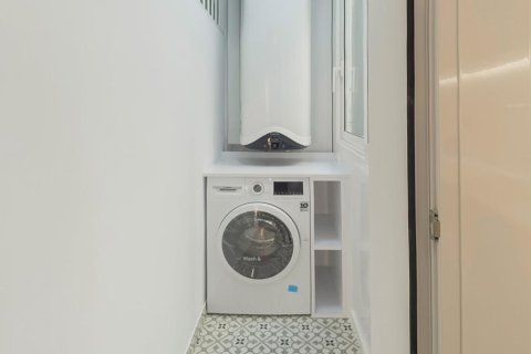 Apartment for sale Barcelona, Spain 3 bedrooms, 118 sq.m. No. 93257 - photo 15