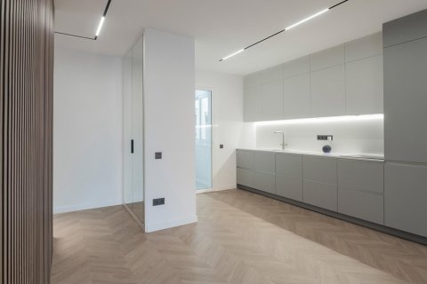 Apartment for sale Barcelona, Spain 3 bedrooms, 118 sq.m. No. 93257 - photo 11