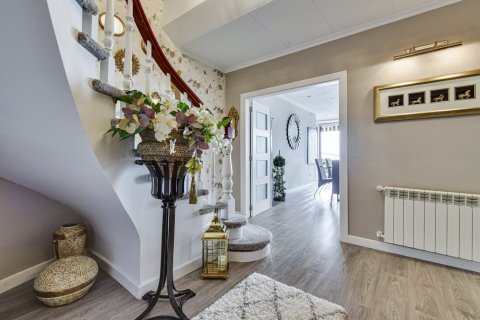 House for sale Santa Susanna, Barcelona, Spain 5 bedrooms, 295 sq.m. No. 93255 - photo 21