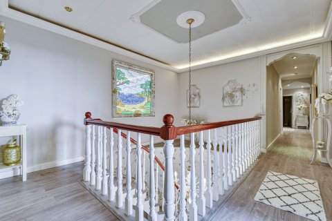 House for sale Santa Susanna, Barcelona, Spain 5 bedrooms, 295 sq.m. No. 93255 - photo 22