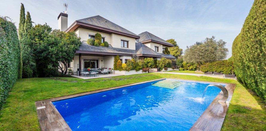 Villa Madrid, Spanien 6 Schlafzimmer, 807.16 m2 Nr. 107289