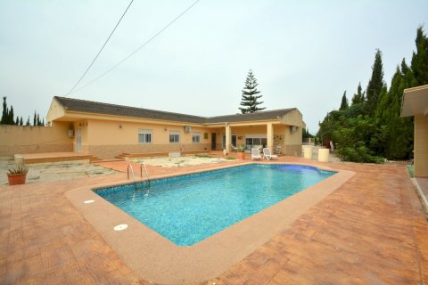 Finca for sale Almoradi, Alicante, Spain 4 bedrooms, 267 sq.m. No. 115338 - photo 1