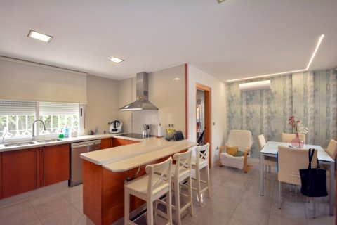 Finca for sale Almoradi, Alicante, Spain 4 bedrooms, 267 sq.m. No. 115338 - photo 21
